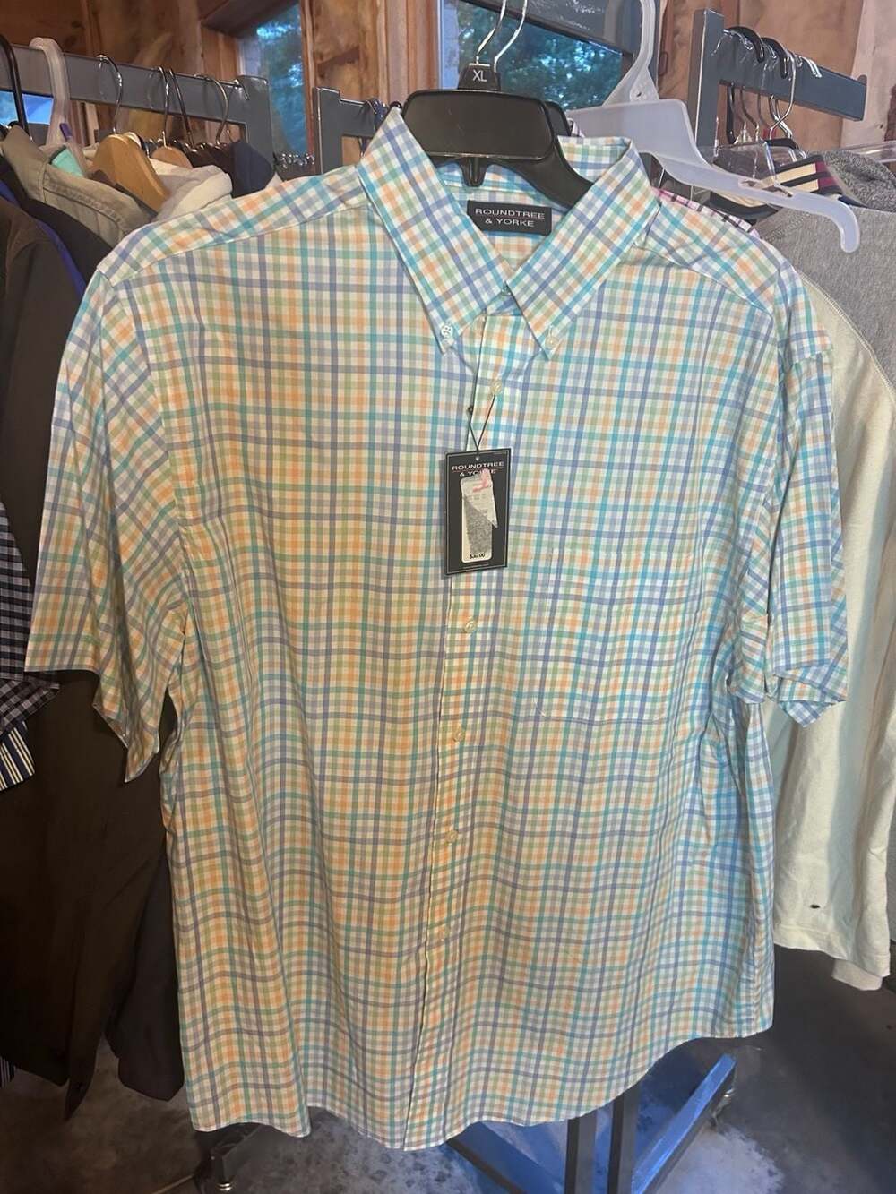 Roundtree & Yorke XL Short Sleeve Multi-Color Plaid Button-Down Shirt